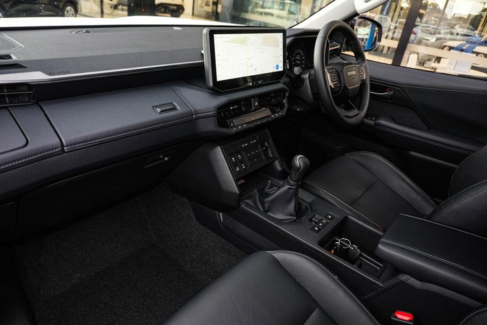 2025 Toyota Hilux SR5