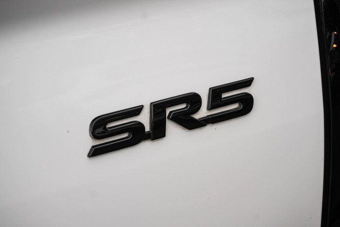 2025 Toyota Hilux SR5