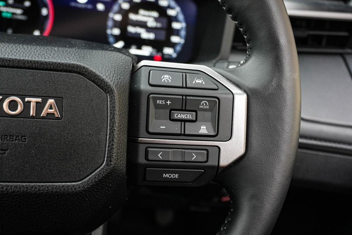 2025 Toyota Hilux SR5