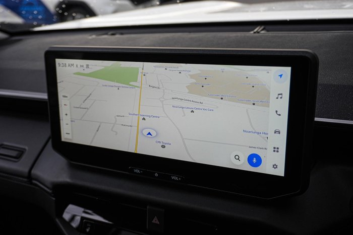 2025 Toyota Hilux SR5
