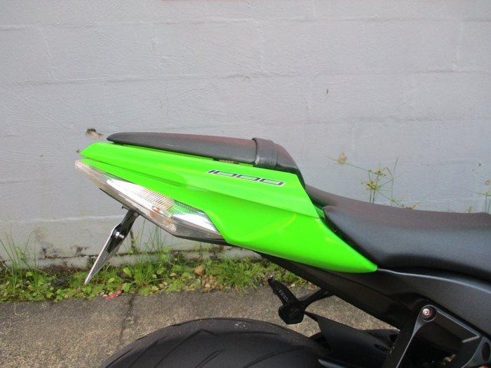 2011 Kawasaki ZX-10R (ZX1000 NINJA) GREEN