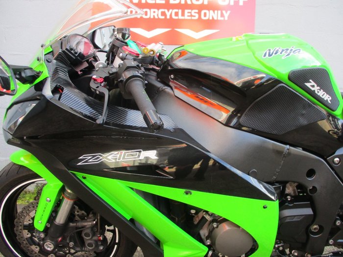 2011 Kawasaki ZX-10R (ZX1000 NINJA) GREEN