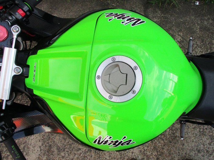 2011 Kawasaki ZX-10R (ZX1000 NINJA) GREEN