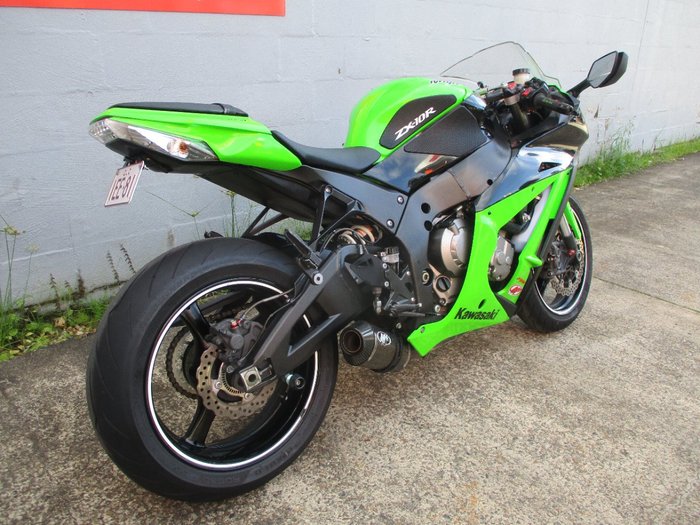 2011 Kawasaki ZX-10R (ZX1000 NINJA) GREEN