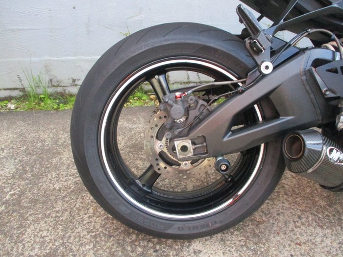 2011 Kawasaki ZX-10R (ZX1000 NINJA) GREEN