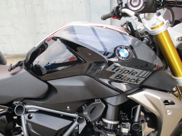 2023 BMW Motorrad R 1250 R TRIPLE BLACK BLACK