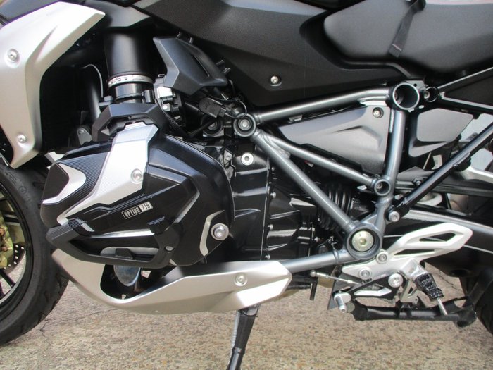 2023 BMW Motorrad R 1250 R TRIPLE BLACK BLACK