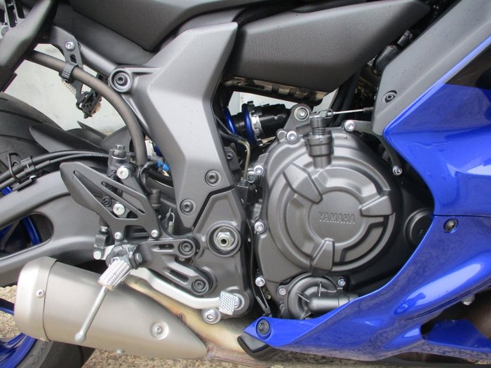 2025 YAMAHA YZF-R7LA BLUE