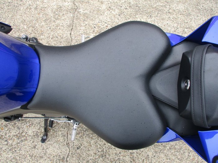 2025 YAMAHA YZF-R7LA BLUE