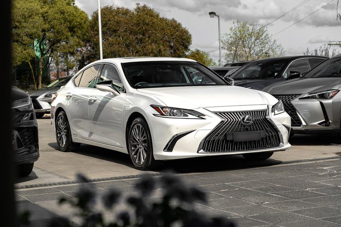 2019 Lexus ES 300h Luxury