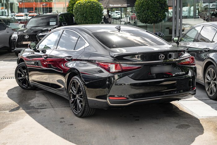 2025 Lexus ES 300h F Sport