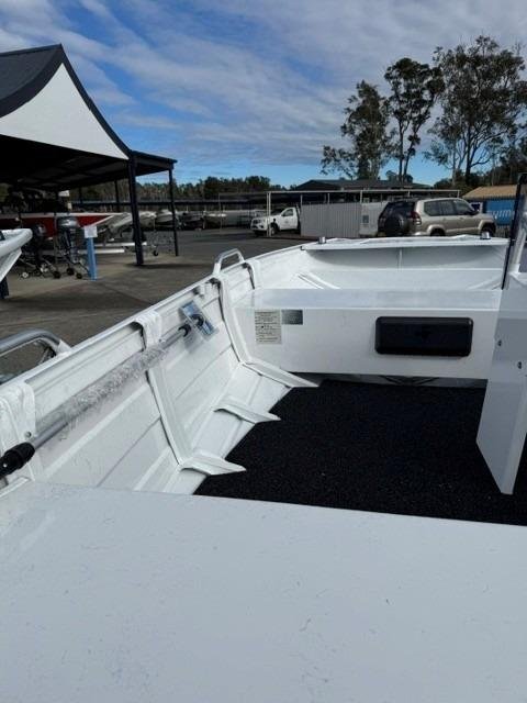 2026 QUINTREX 390 Explorer