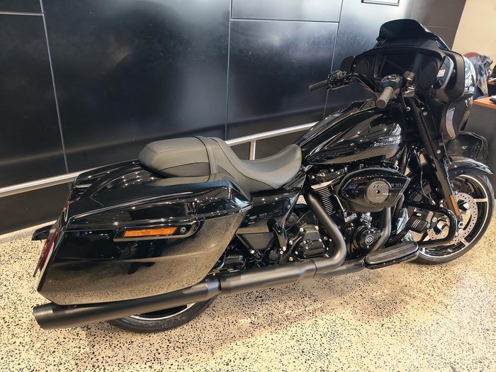 2026 Harley-Davidson Street Glide 117 (FLHX)