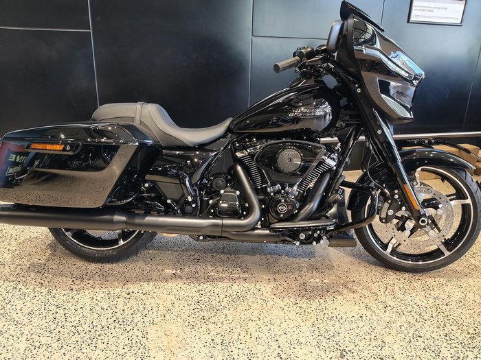 2026 Harley-Davidson Street Glide 117 (FLHX)