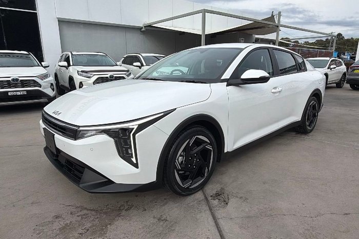 2025 Kia K4 Sport