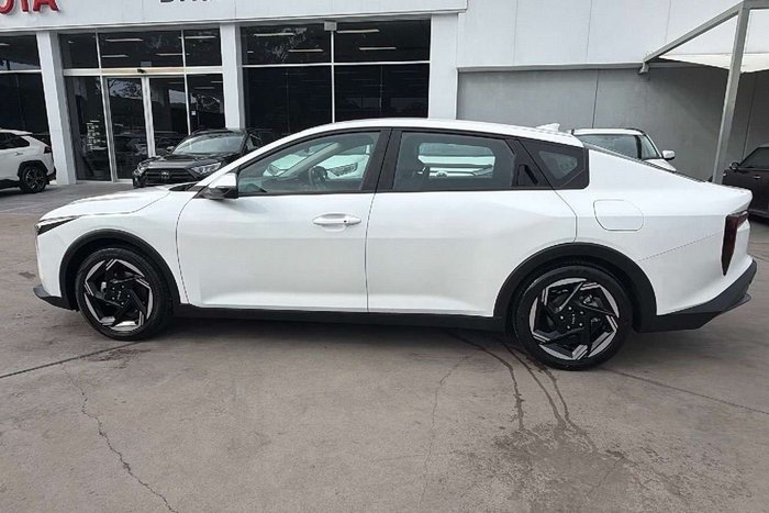 2025 Kia K4 Sport