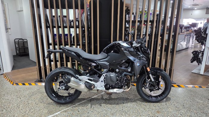 2026 BMW Motorrad F 900 R TRIPLE BLACK Black