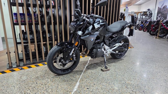 2026 BMW Motorrad F 900 R TRIPLE BLACK Black