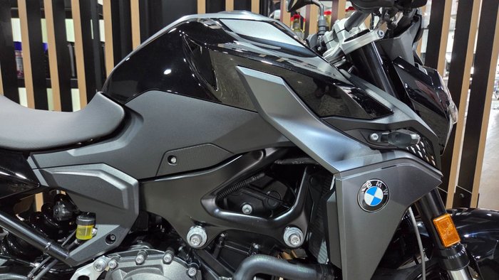 2026 BMW Motorrad F 900 R TRIPLE BLACK Black