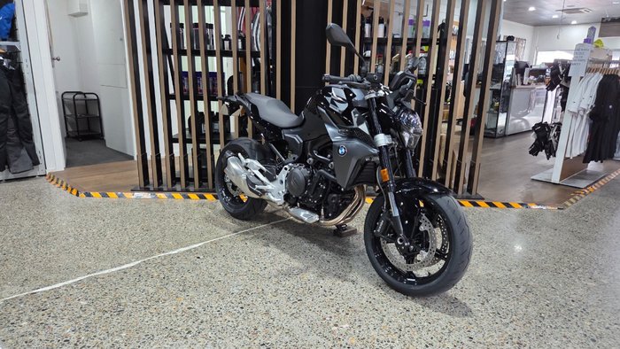 2026 BMW Motorrad F 900 R TRIPLE BLACK Black