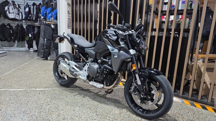 2026 BMW Motorrad F 900 R TRIPLE BLACK Black