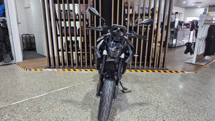 2026 BMW Motorrad F 900 R TRIPLE BLACK Black