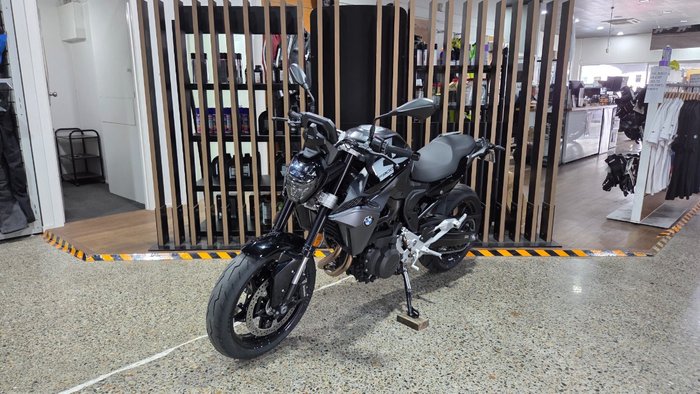 2026 BMW Motorrad F 900 R TRIPLE BLACK Black