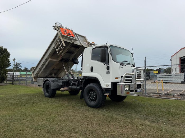 2011 Isuzu F Series