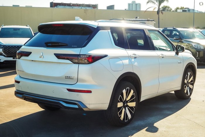 2025 Mitsubishi Outlander PHEV Exceed