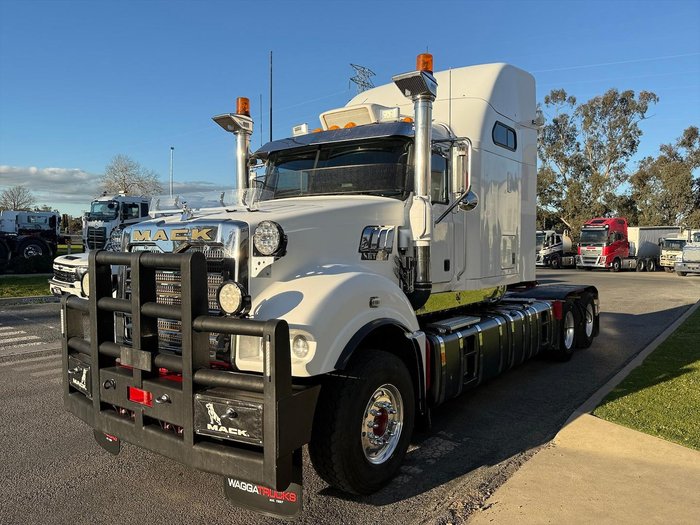 2021 Mack Titan