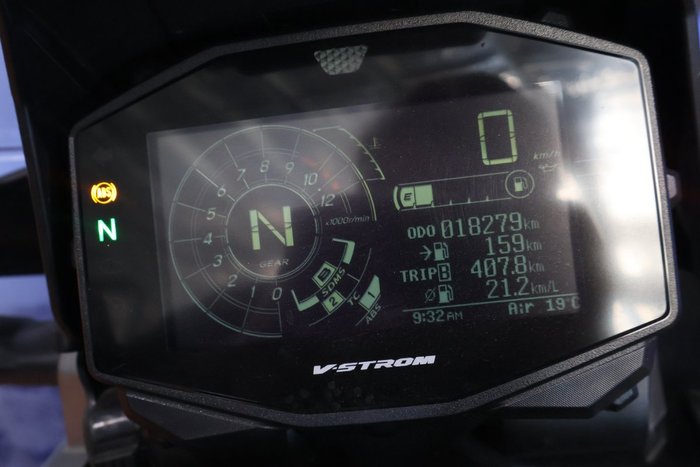 2022 Suzuki V-STROM 1050XT Yellow