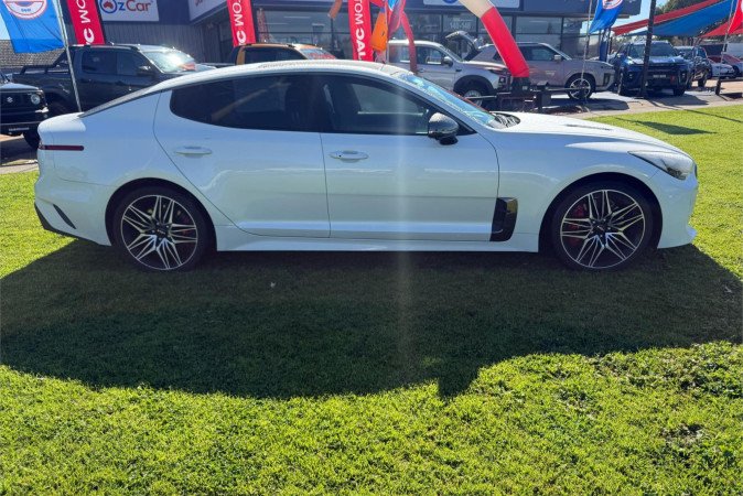 2023 KIA STINGER 3.3 GT (BLACK LEATHER)