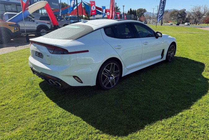 2023 KIA STINGER 3.3 GT (BLACK LEATHER)