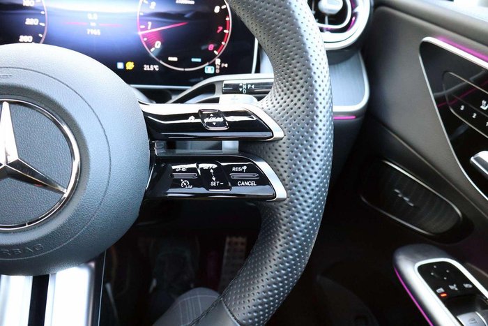 2025 Mercedes-Benz GLC-Class GLC300