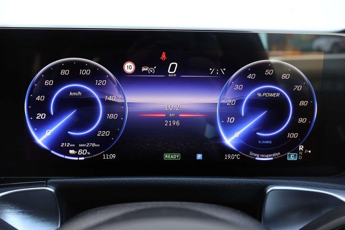 2025 Mercedes-Benz EQB 250+