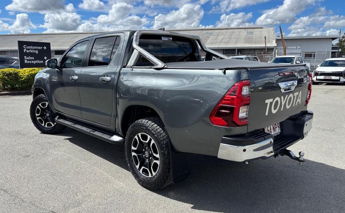 2022 Toyota Hilux SR5