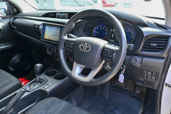 2019 Toyota Hilux SR