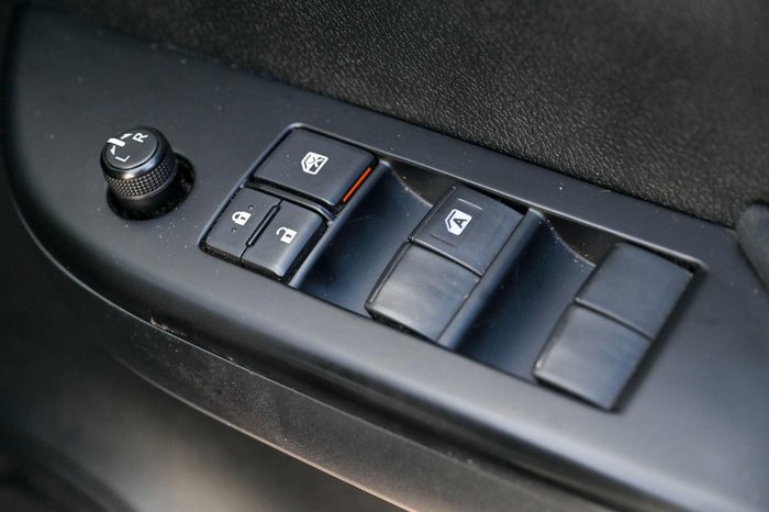2019 Toyota Hilux SR