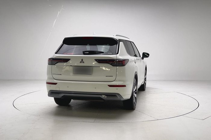 2025 Mitsubishi Outlander Exceed