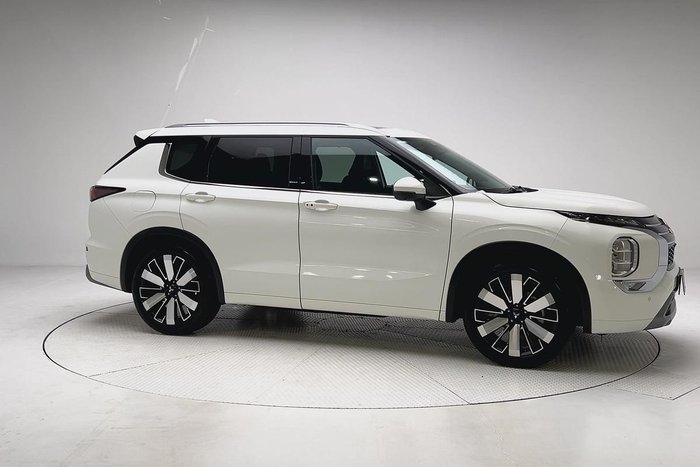 2025 Mitsubishi Outlander Exceed