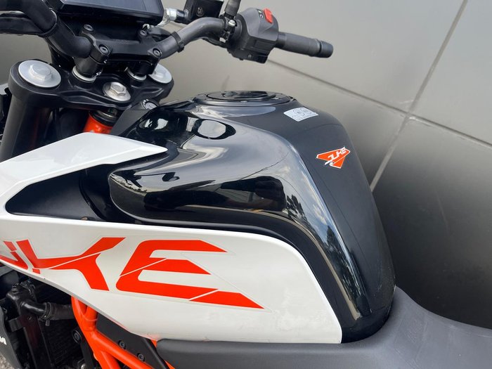 2018 KTM 390 Duke Duke White