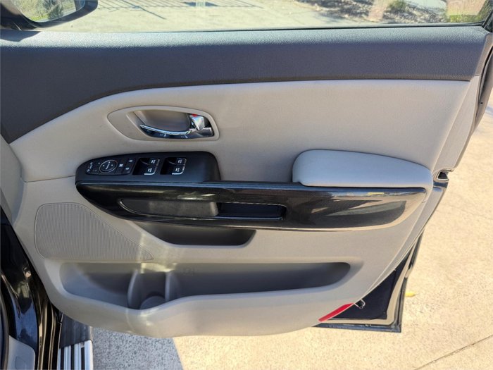 2016 KIA CARNIVAL SLi