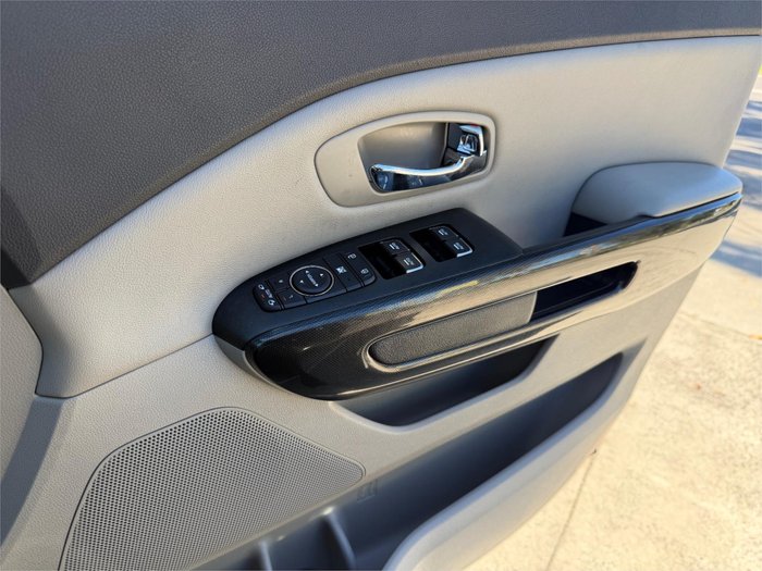 2016 KIA CARNIVAL SLi