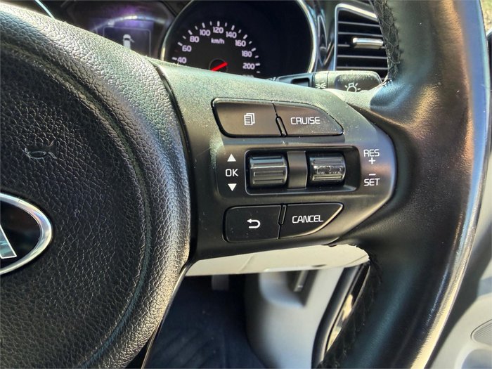 2016 KIA CARNIVAL SLi