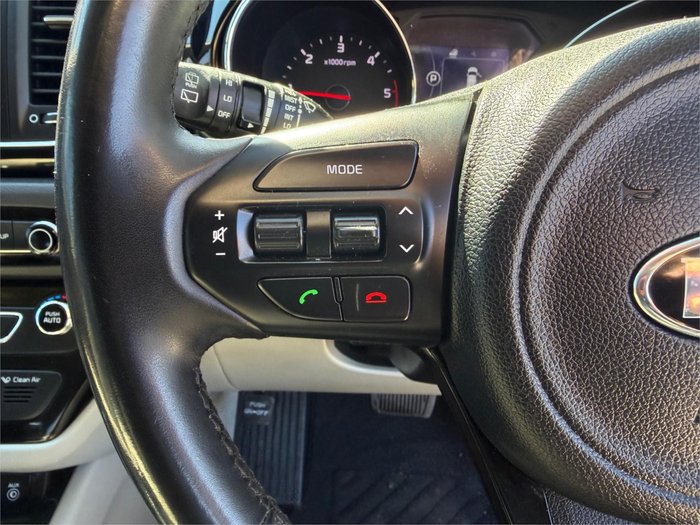 2016 KIA CARNIVAL SLi