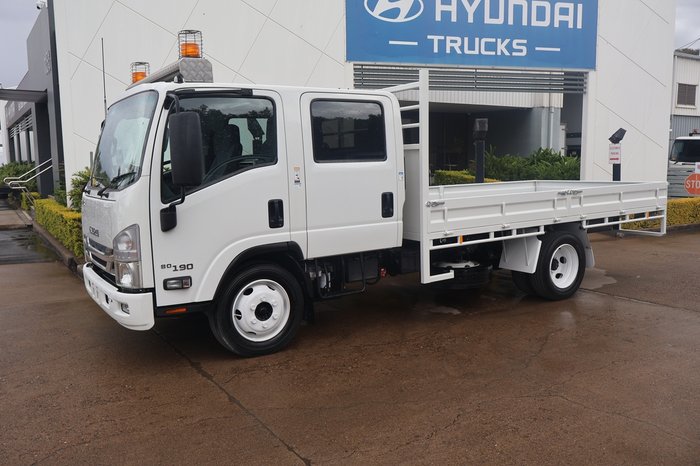 2017 ISUZU NQR