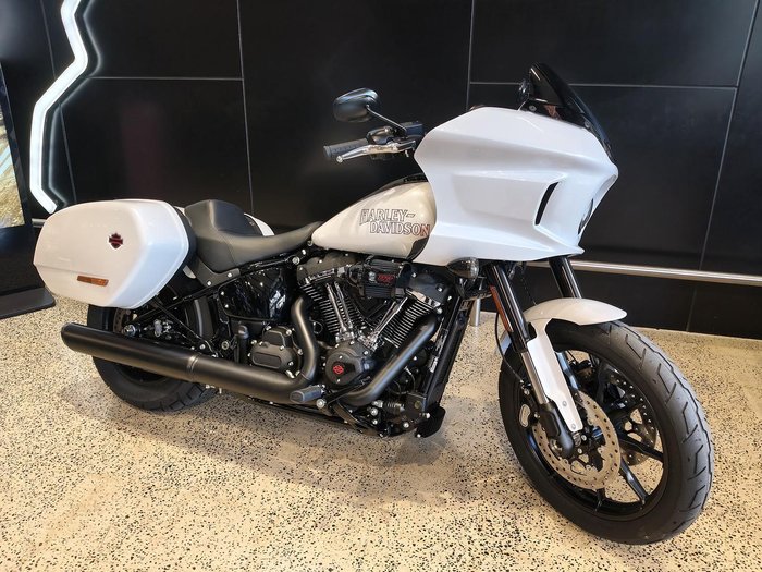 Harley-Davidson Low Rider ST 117 (FXLRST) Softail
