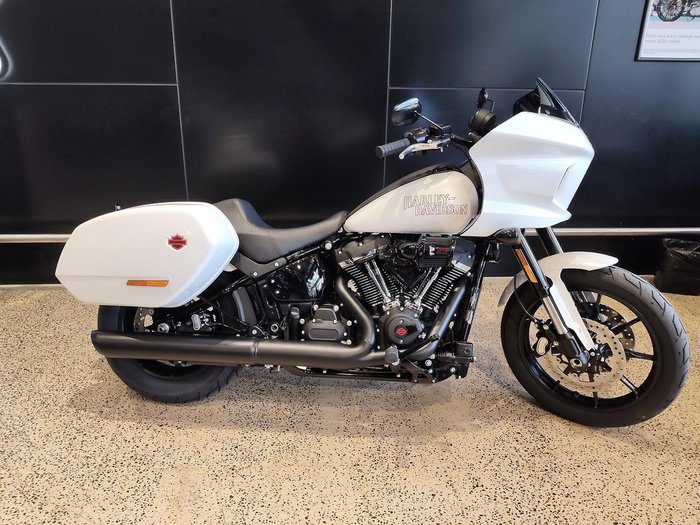Harley-Davidson Low Rider ST 117 (FXLRST) Softail