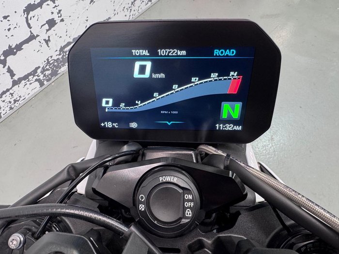 2023 BMW M 1000 R M 1000 White