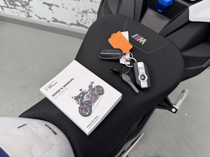 2023 BMW M 1000 R M 1000 White